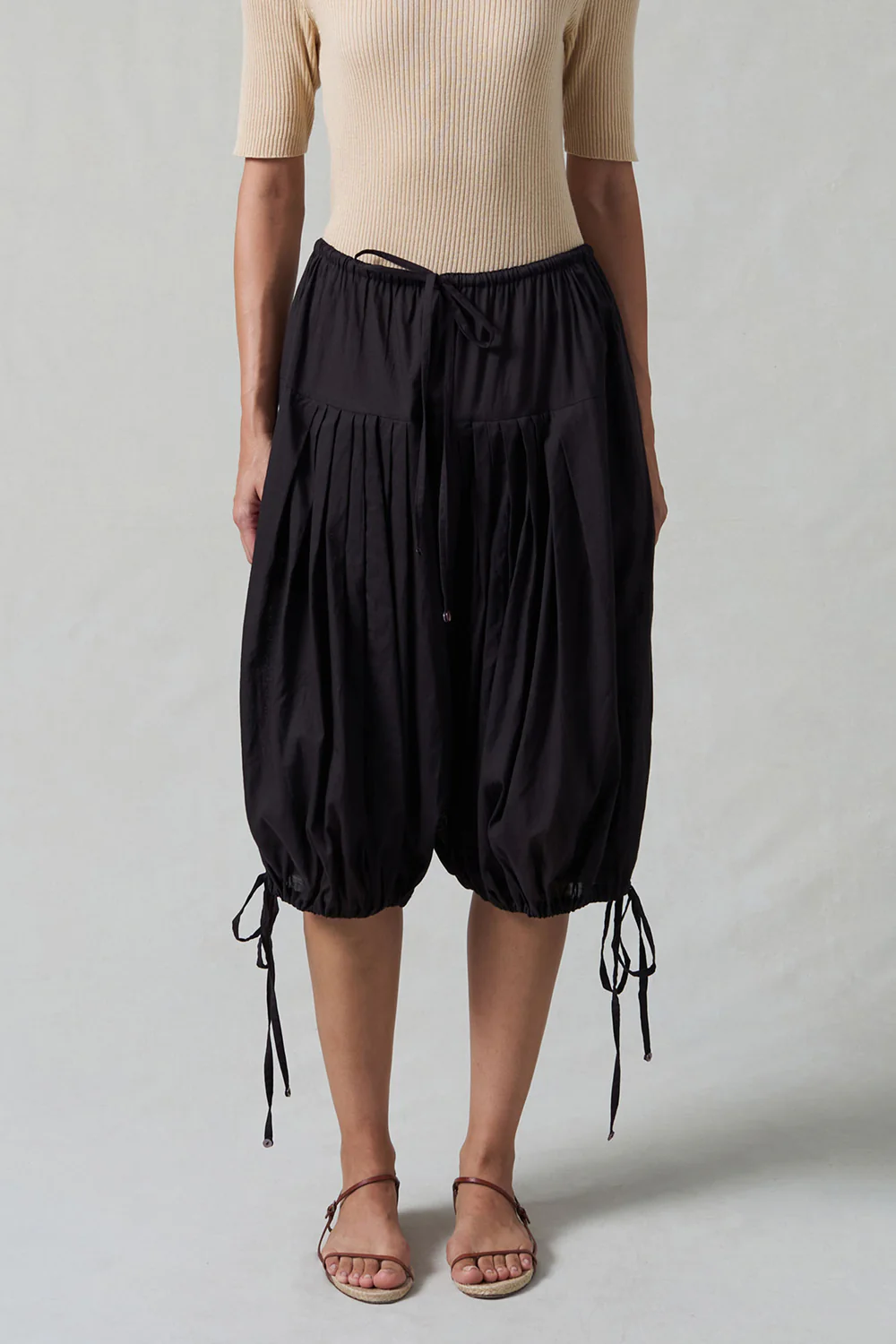 Million Pleats Fisherman Shorts Black - Image 2