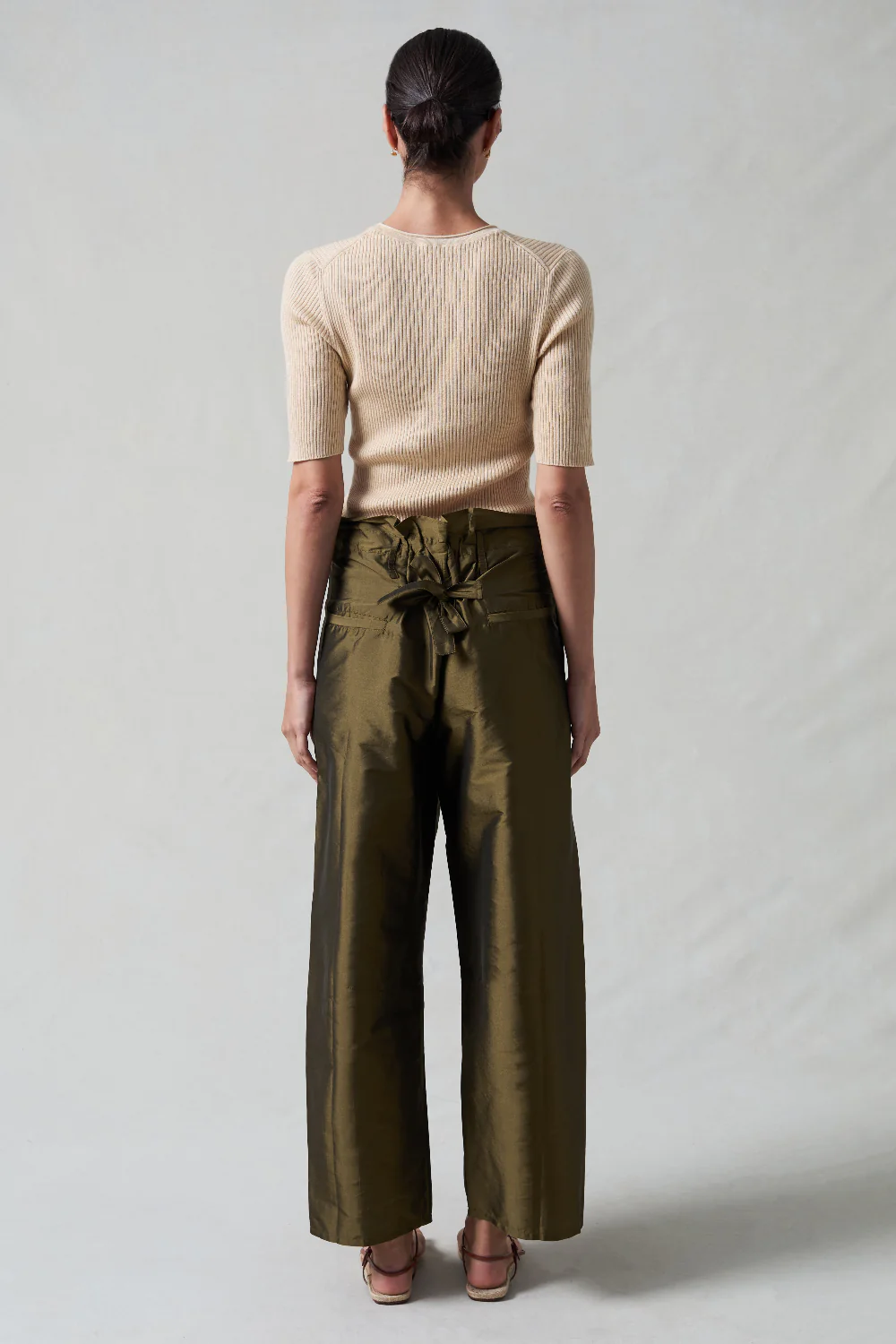 Techno Taffeta Barrel Pant Olive - Image 3