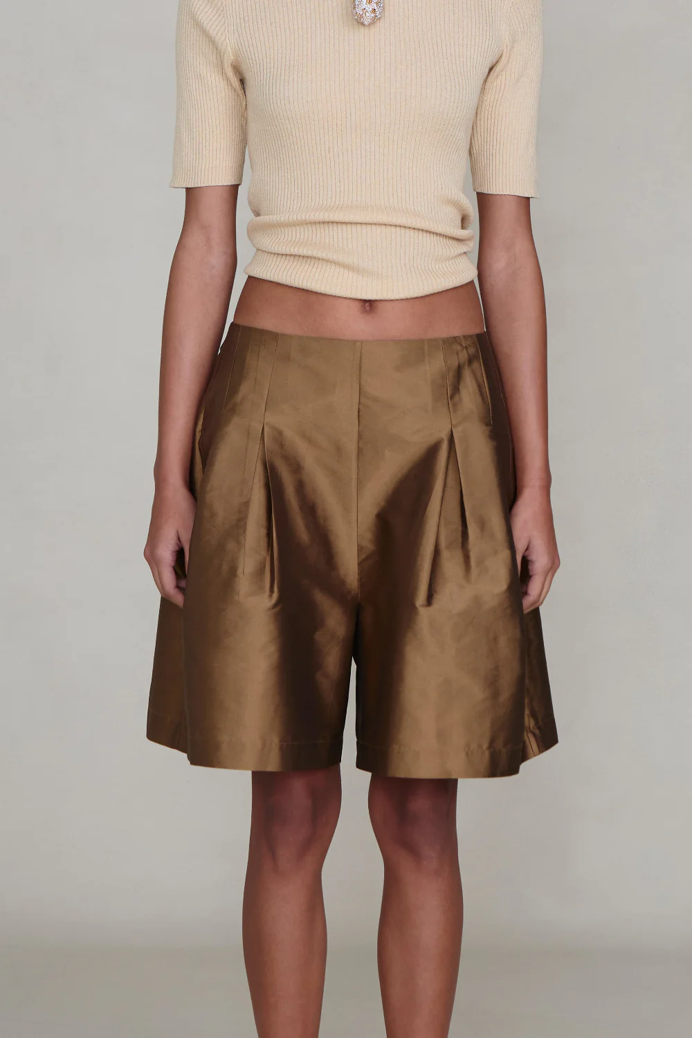 Techno Taffeta Long Shorts Bronze - Image 2